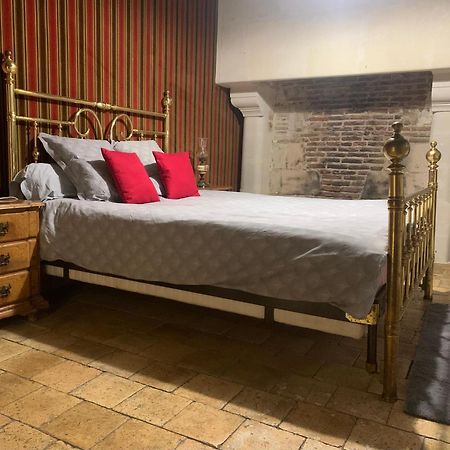 La Grange D Ave Hotell Luynes  Eksteriør bilde