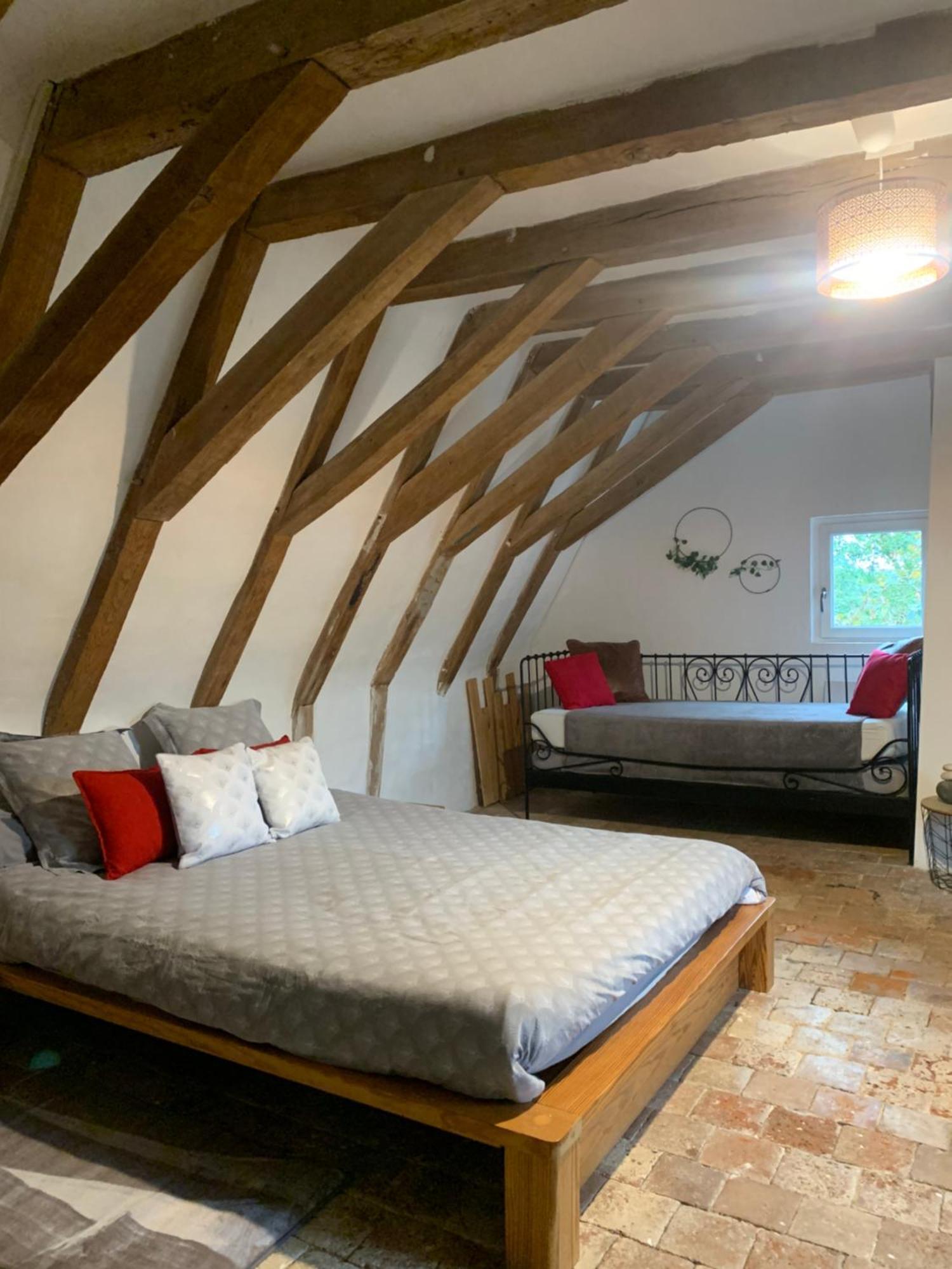 La Grange D Ave Hotell Luynes  Eksteriør bilde