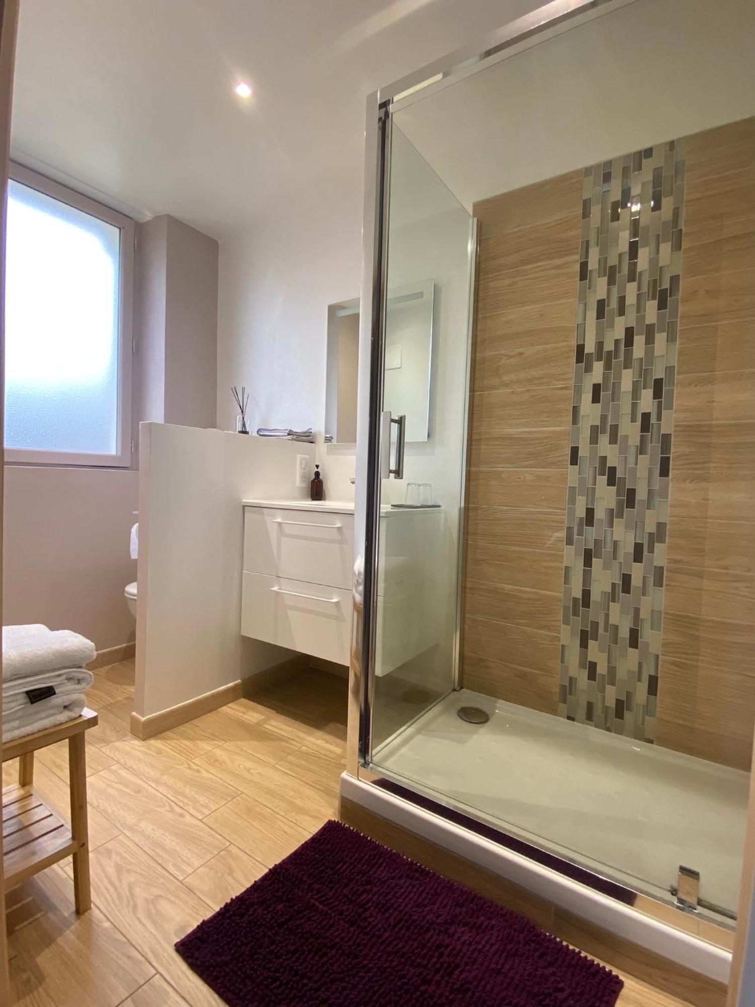 La Grange D Ave Hotell Luynes  Eksteriør bilde